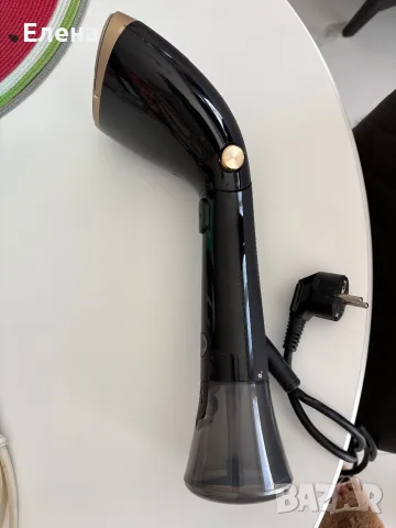 Вертикална ютия PHILIPS Series 7000 STH7060/80, 1500W, 0.2l, черно-златно, снимка 2 - Ютии - 55739324