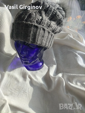 Елегантна дамска шапка 