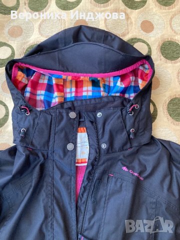 Дамско спортно яке за преходи Quechua от Декатлон, снимка 6 - Якета - 44322507