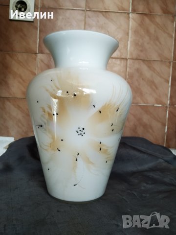 стъклена ваза в стил арт деко