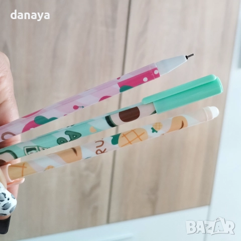 6114 Изтриваем химикал с гума тънкописец с черно мастило Плодчета, снимка 4 - Ученически пособия, канцеларски материали - 51627556