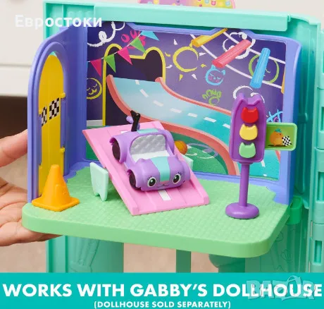 Игрален комплект Gabby's Dollhouse Carlita Purr-ific Play Room - Делукс стая с играчка кола Carlita, снимка 7 - Коли, камиони, мотори, писти - 47569309