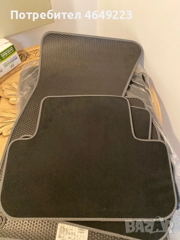 оригинални чисто нови велурени стелки за audi a5 и Q3 , снимка 10 - Аксесоари и консумативи - 52391236