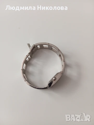 Дамски часовници гривни Avon, снимка 9 - Дамски - 50926521