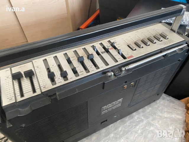 JVC RC-828, снимка 7 - Радиокасетофони, транзистори - 54219353