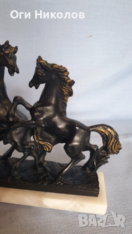 Красива пластика-композиция на коне, снимка 3 - Антикварни и старинни предмети - 51708570
