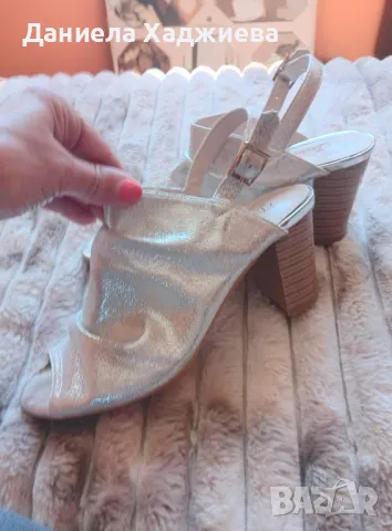 Сребристи обувки, снимка 4 - Дамски обувки на ток - 50359349