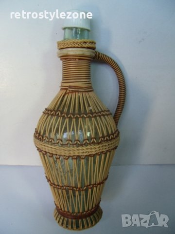 № 6874 стара стъклена бутилка с оплетка