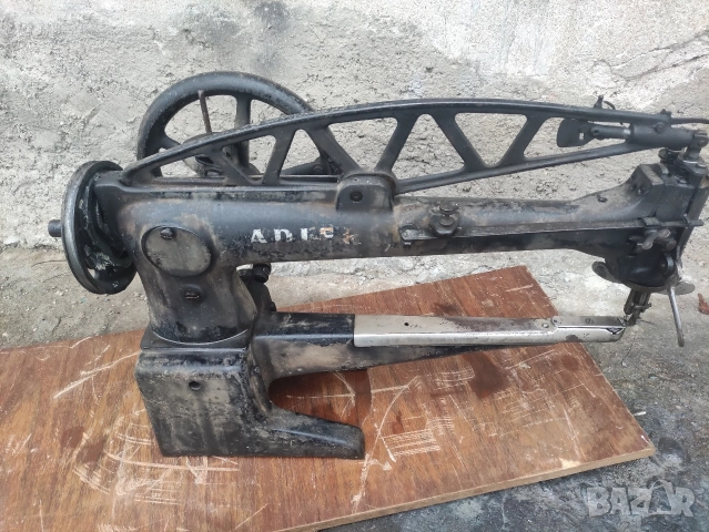 Продавам оригинална немска сарашка машина ADLER, снимка 2 - Други машини и части - 52881970