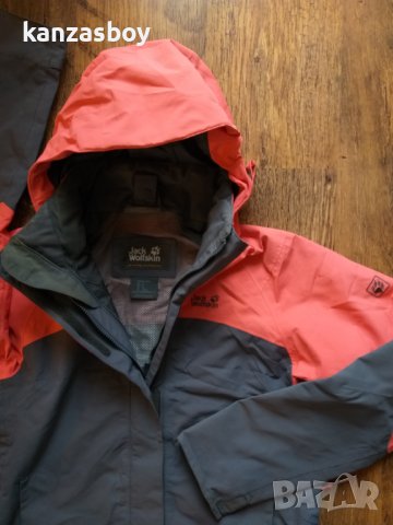 jack wolfskin - страхотно дамско яке-мембрана КАТО НОВО, снимка 2 - Якета - 39245570