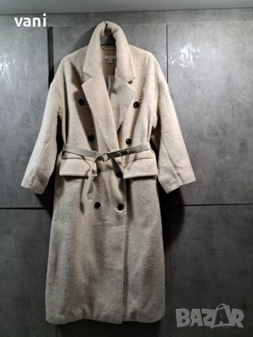 НОВО дамско палто, от мека и приятна материя