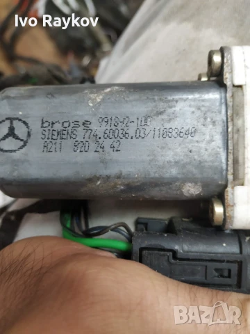 Моторче , задeн вратa , дясна, MERCEDES-BENZ E (W211) A2118202442, снимка 5 - Части - 51208150