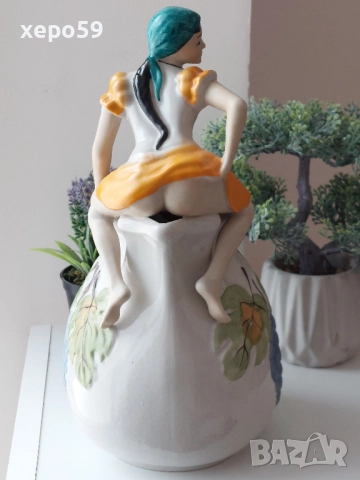 Много рядка авторсака порцеланова кана за вино-еротика/вместимост-1500-1800 мл.