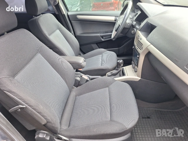 Опел астра 1.6 бензин с климатик фейслифт 2008г., снимка 9 - Автомобили и джипове - 54042439