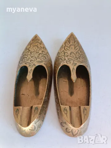 Обувките на Аладин, бронзови пепелници. , снимка 1