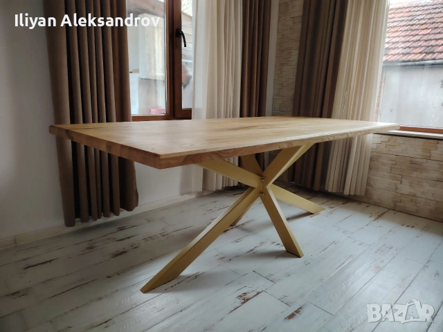 Трапезна маса с дъбов плот