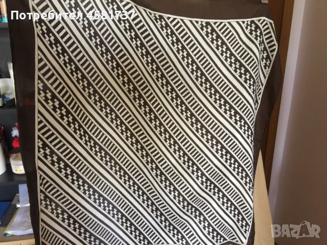 Дамски шал Emanuel Ungaro , снимка 6 - Шалове - 52053233