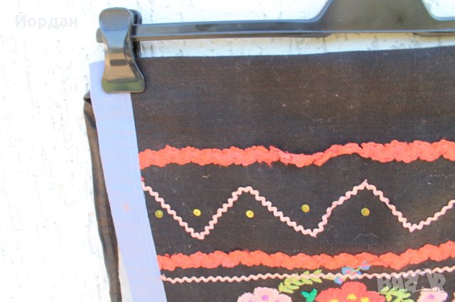 Престилка от народна носия, снимка 2 - Антикварни и старинни предмети - 40657686