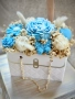 Букет с цветя от соев восък с аромат в син цвят  в чантичка , снимка 3