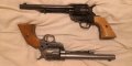 Нестреляща колекционерска реплика на емблематичният револвер Колт 45 писмейкър. За колекция, игра и , снимка 7