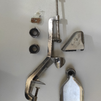 Вносен швейцарски метален апарат за вадене на костилки от череши, снимка 1 - Аксесоари за кухня - 44556095