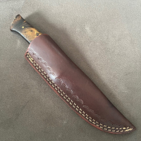 Ловен нож от Дамаска стомана кожена кания, снимка 6 - Ножове - 44746300
