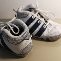 Бебешки обувки Adidas, снимка 2 - Бебешки обувки - 30708780
