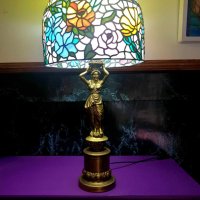 Настолна лампа в стил Тифани, снимка 2 - Настолни лампи - 42829268