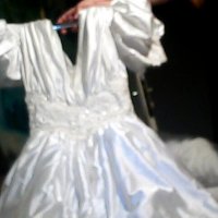красива бяла рокла броновиас 100%оригинал, снимка 1 - Рокли - 39894702