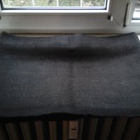 продавам домашно тъкан черен плат от чиста вълна за 20 лв. , снимка 1 - Платове и дамаски - 30816609