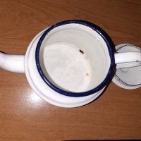 Емайлиран малък чайник от гр.Троян -България, снимка 2 - Колекции - 24073933