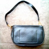 Продавам нова елегантна  дамска чанта, снимка 2 - Чанти - 40180095