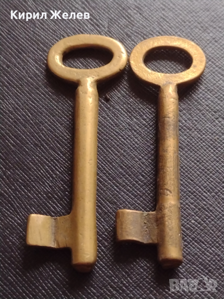 Два стари бронзови ключа от соца за брава за КОЛЕКЦИЯ ДЕКОРАЦИЯ БИТОВ КЪТ 40983, снимка 1