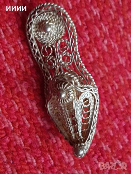Сребърна брошка филигран пантофка, снимка 1