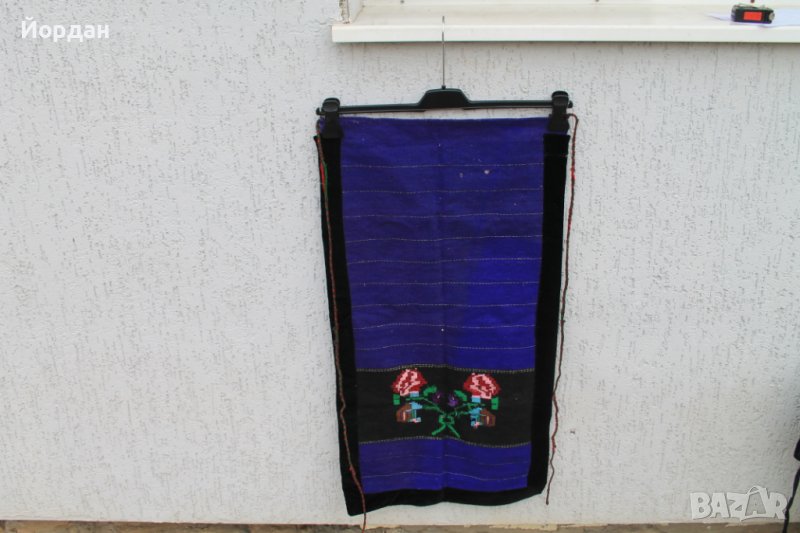 Нова вълнена бродирана престилка, снимка 1