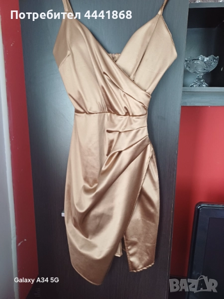 Сатенена рокля по тялото, снимка 1
