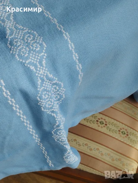 Бледосиня покривка със семпли ръчни бродерии. 👉136 х 87 см , снимка 1