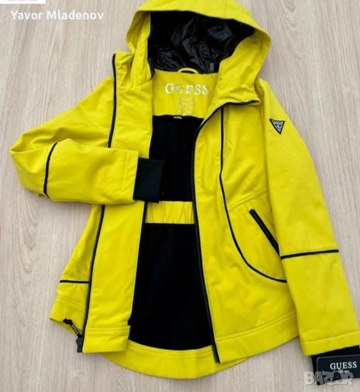 Дамско туристическо яке Guess S размер ново, снимка 1