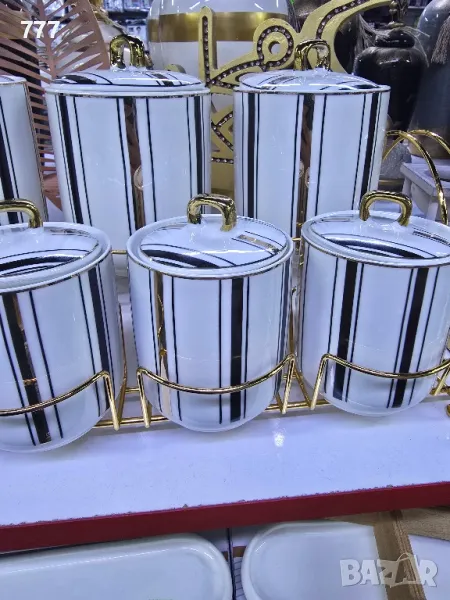 бурканчета на стойка , снимка 1