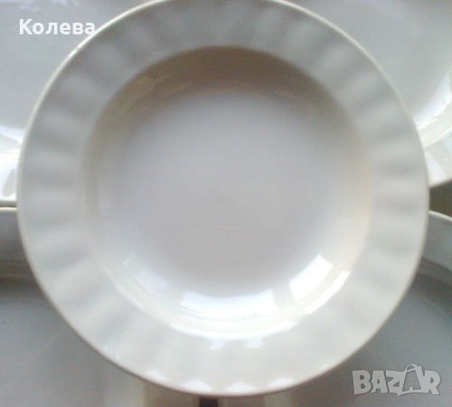 Бели  порцеланови чинии, снимка 1