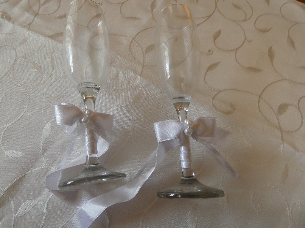 Сватбени чаши с украса от сатен и мъниста в Други в гр. Враца - ID39984246  — Bazar.bg