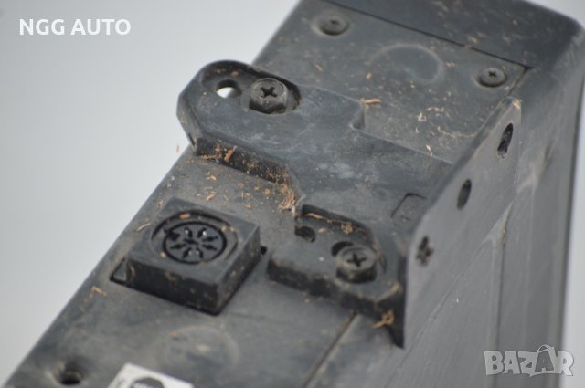 СД Чейнджър Grundig MCD 36 , снимка 7 - Части - 39272493