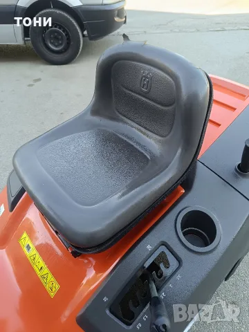 тракторна косачка Husqvarna , снимка 4 - Градинска техника - 56171549