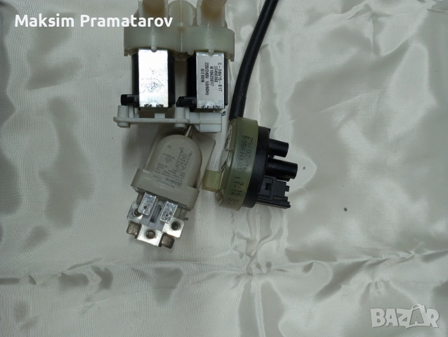 Продавам резервни части от пералня Whirlpool FSCR70211, снимка 9 - Перални - 54015058