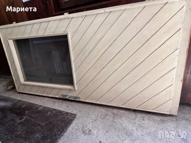 Дървена масивна врата