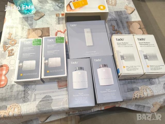 Продавам комплект tado° смарт термостати за парно с интернет бридж – 6 броя термостати + 1 бридж