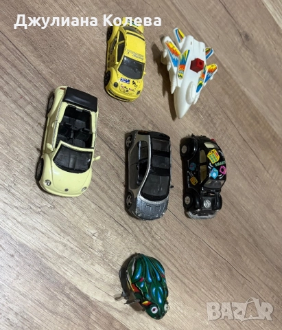 Обща цена-10лв. Колите и жабата са метални. Жабата не работи.