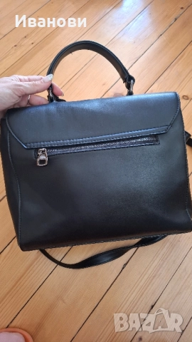 Черна, дамска чанта Saint Laurent, снимка 2 - Чанти - 52174519