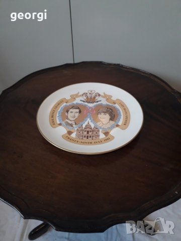 Декоративна чиния от английски порцелан 