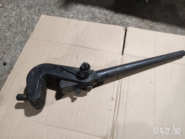 Масивен самозатягащ се тръбен ключ – 57 см ​